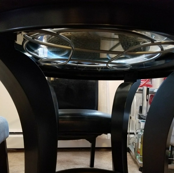 Dinning table set! - Picture 2 of 4